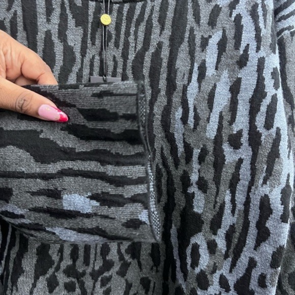 Kobi Halperin Alise Sweater NWT Grey Multi Animal Print Crew Neck Size S - Picture 5 of 6